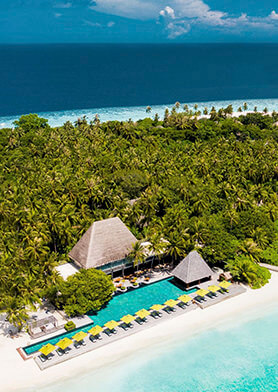 Главный бассейн Manzaru плюс бассейны в каждой вилле