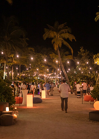 Patina Maldives в праздничном настроении и убранстве