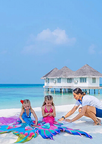 Маленькие русалочки на идиллическом пляже