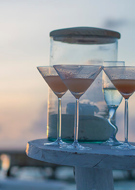 Встречаться за коктейлями на закате