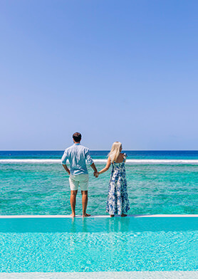 Оставаться наедине с любимыми и бескрайним океаном