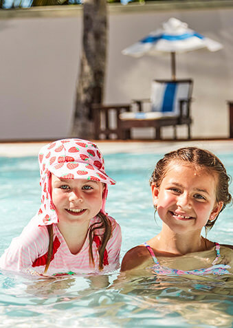 Плескаться никогда не надоедает, особенно в компании