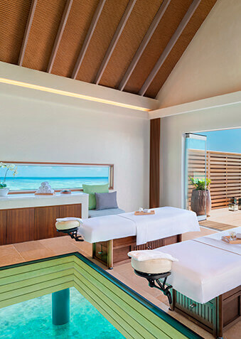 Интерьер надводного спа-сьюта: роскошь и прозрачные полы