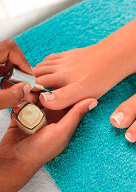 Побалуйте ножки изысканным спа-педикюром!