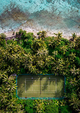 Так выглядит теннисный корт в тропическом раю