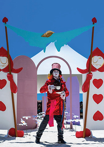 Безумный Шляпник приглашает в Страну Чудес не только Алис