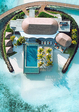 В клубе для взрослых The Retreat есть собственный бассейн