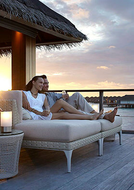 Пить шампанское на закате