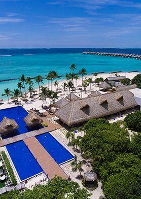 Главный бассейн Emerald – один из лучших на Мальдивах