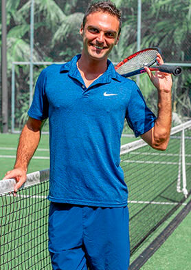 Тренировки по теннису проводят профессионалы