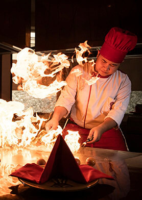 Отдать должное искусству мастера теппаньяки в Origami