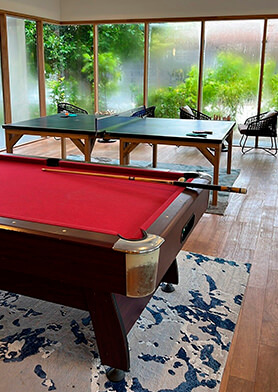 Плохая погода? Настольный теннис или бильярд!