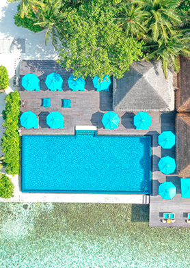 Главный бассейн Anantara Veli: для тренировок и релакса