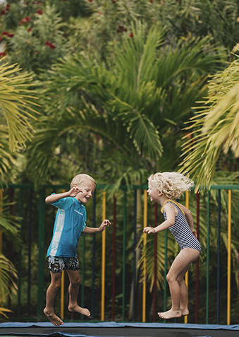 Давай прыгнем выше пальм и достанем до неба?