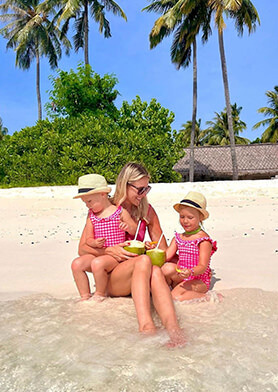 Принцессы желают маникюр и педикюр? Пожалуйста!