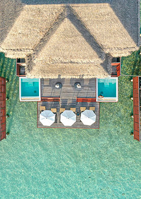 Терраса спа-комплекса дополнена бассейном и джакузи