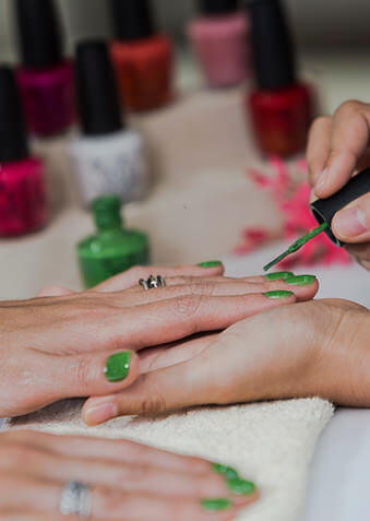 Классическое покрытие или гель-лак – выбирайте!