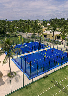 Спортплощадки расположены в самом сердце острова