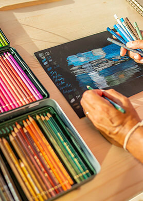 Заниматься изобразительным искусством