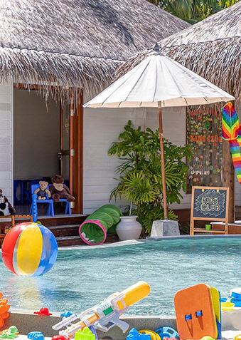 В Ozen Kids Club есть игровая площадка и аквазона