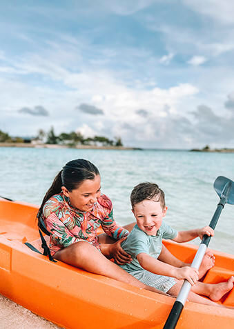 Мама, отдохни, я сам буду грести!