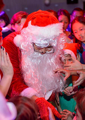 Санта Клаус в Bandos Maldives очень добрый и щедрый