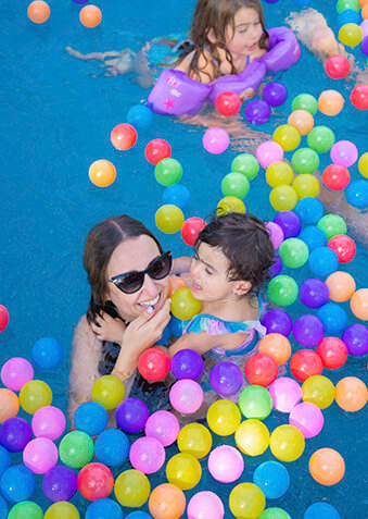 Разноцветные шарики, бассейн и Мальдивы!