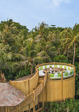 Наслаждаться изысканными трапезами в панорамных локациях