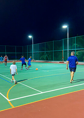 Участвовать в веселых спортивных состязаниях