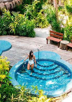 Велнес-зона Drift Spa расположена в тропическом саду