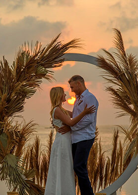 Устроить свадебную церемонию на берегу океана