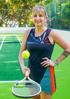 При желании можно взять уроки теннисного мастерства
