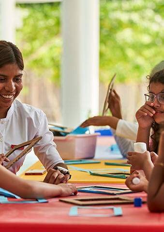 С малышней занимаются креативные воспитатели