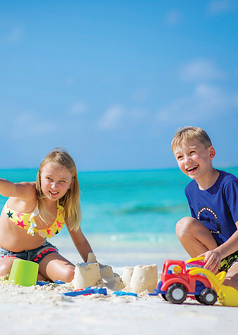 Белый мальдивский песочек не обжигает, а ласкает