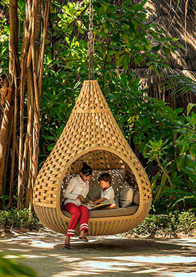 Можно нанять заботливую няню и по-настоящему отдохнуть