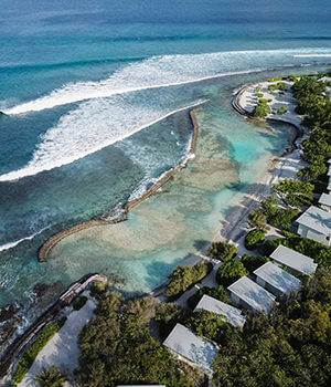 Holiday Inn Resort Kandooma Maldives.