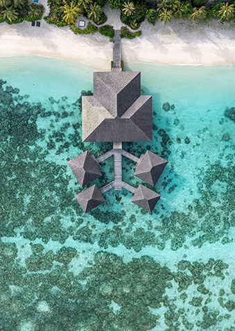 Потрясающий Explore Spa расположен над лагуной