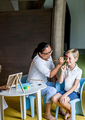 Заниматься творчеством в детском клубе Planet Trekkers