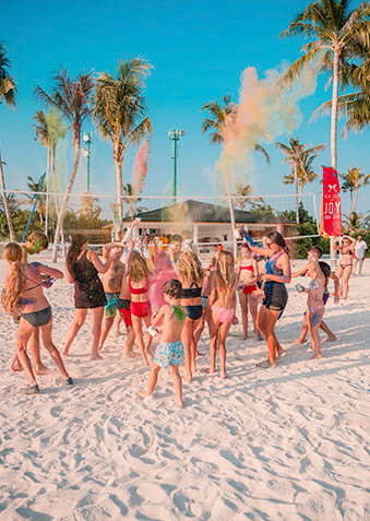 Пусть все сражения в мире ведутся только так – красками!