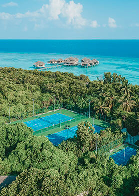 В отеле есть теннисные корты с современным покрытием