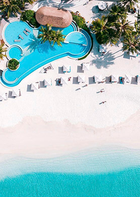 Главный бассейн InterContinental поражает размерами