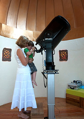 Вместе наблюдать за звездами в обсерватории