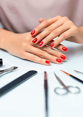 Экспресс-маникюр: быстро, эффективно, эффектно