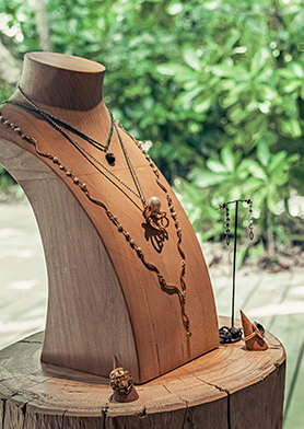 Покупать дизайнерские украшения в бутике Soneva