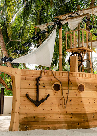 Игровая площадка реализована в виде пиратского корабля