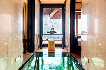 Стеклянный пол