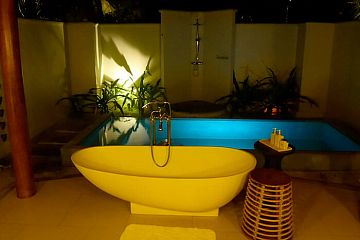 Ванная Beach Villa with Plunge Pool