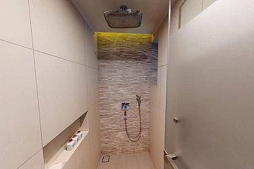 Закрытый душ