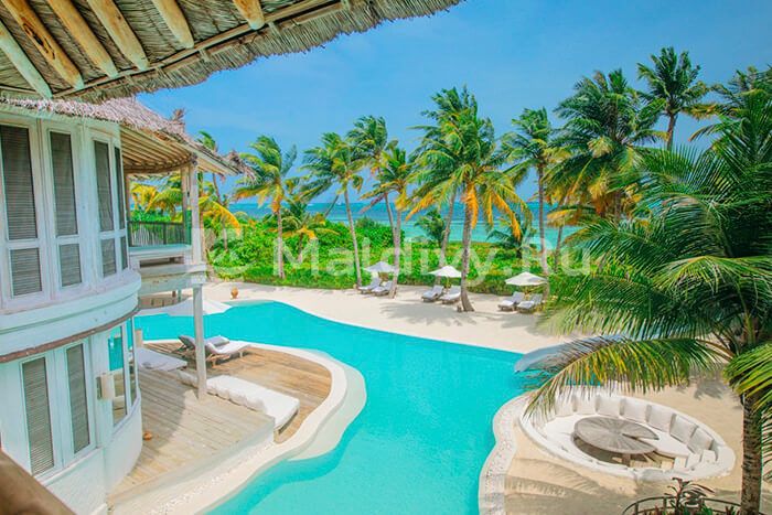 Терраса с бассейном