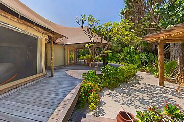 Территория и выход к пляжу